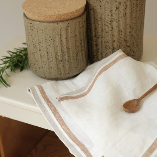 Serviette de table en lin lavé rayure café / milk – Image 3