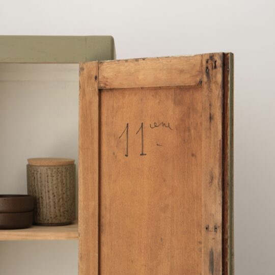 Armoire parisienne vintage vert sauge - 3 étagères – Image 5