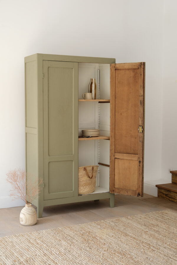 Armoire parisienne vintage vert sauge - 2 étagères