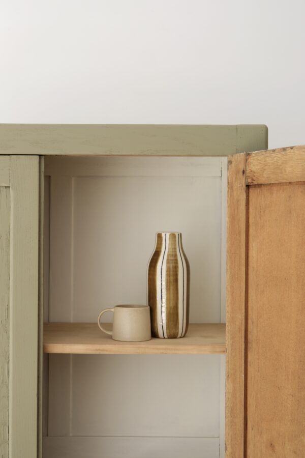 Armoire parisienne vintage vert sauge - 2 étagères