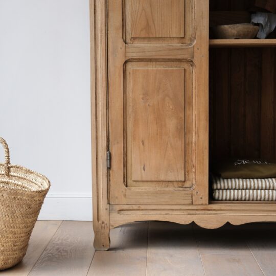 Armoire vintage en bois massif – Image 3