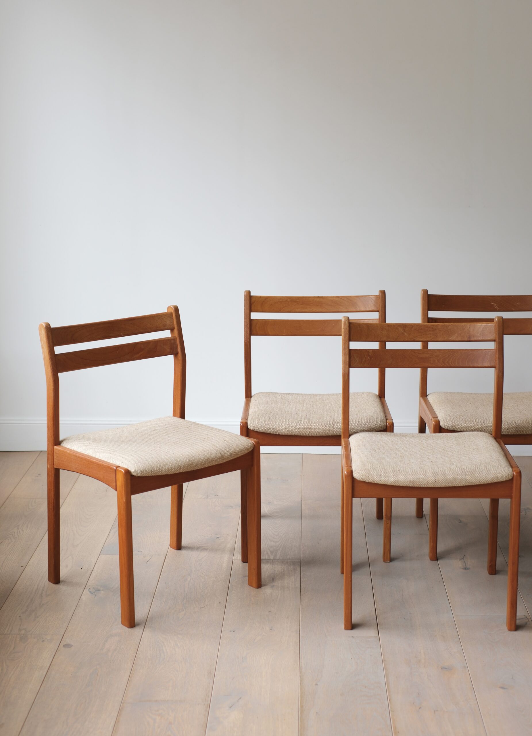 Lot de 6 chaises de salle à manger vintage en teck – Image 5