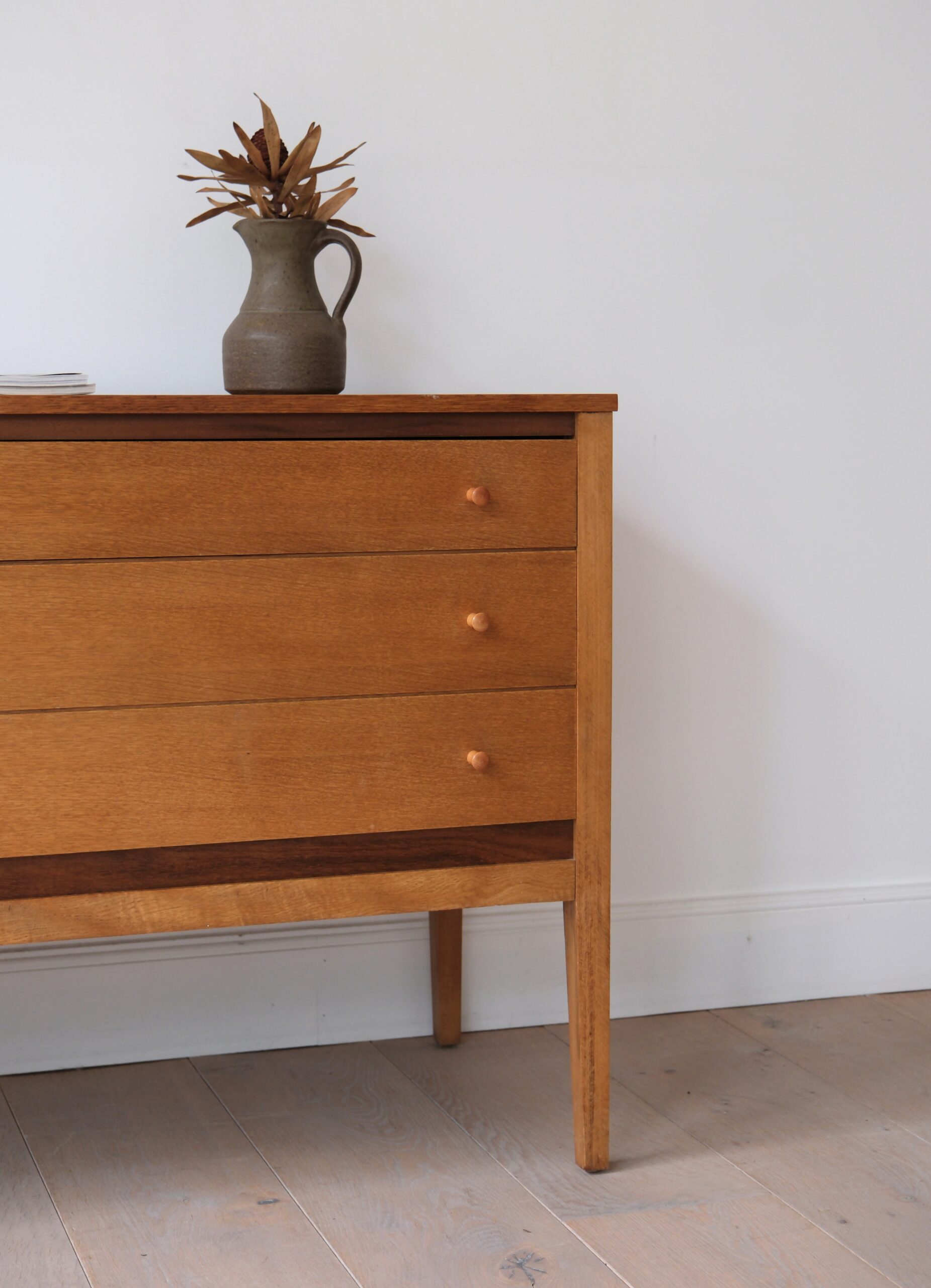 Commode vintage 3 tiroirs mid-century – Image 4