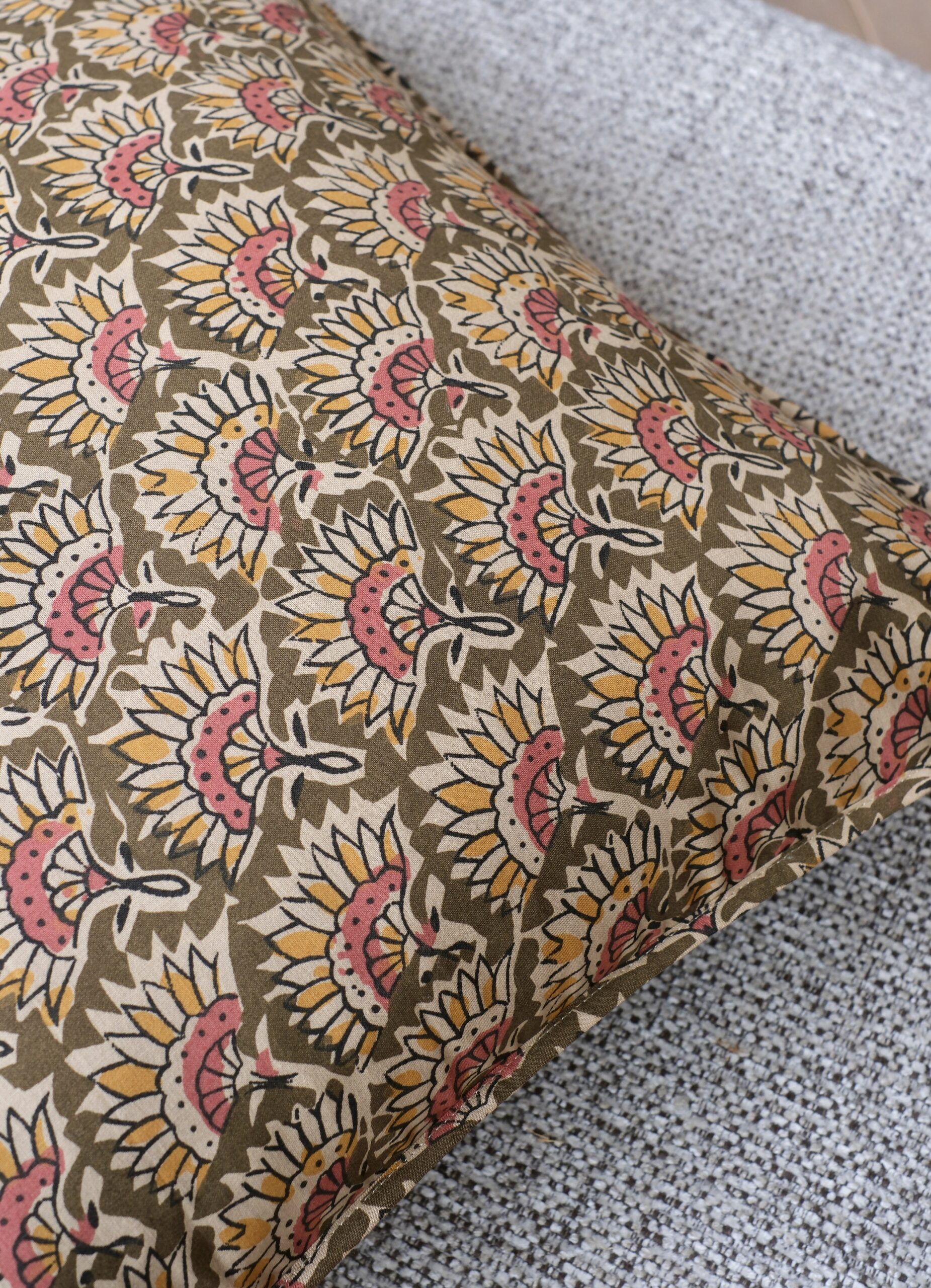 Housse de Coussin Imprimé 50x50cm olive/ocre – Image 4