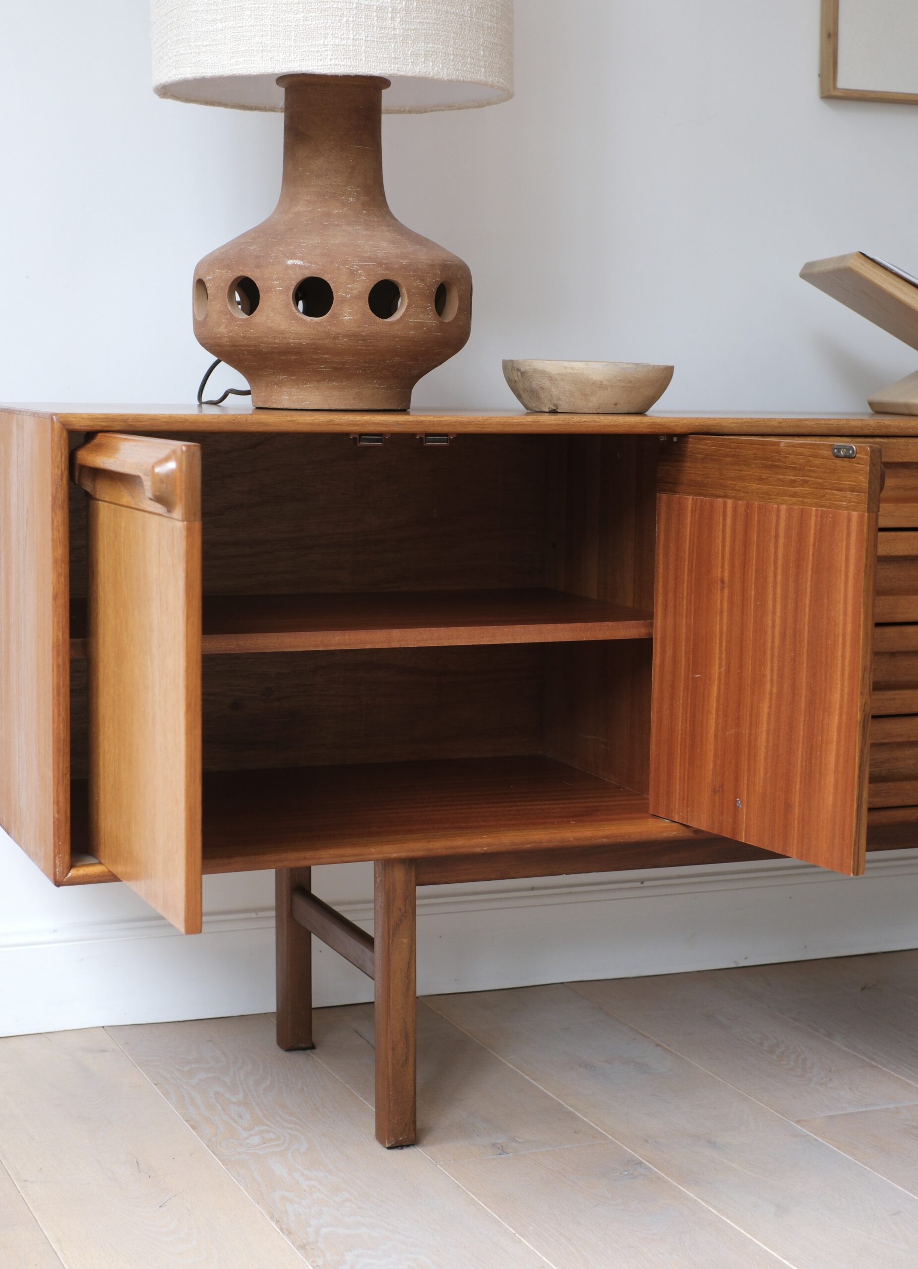 Enfilade vintage en teck Meredew – Image 7
