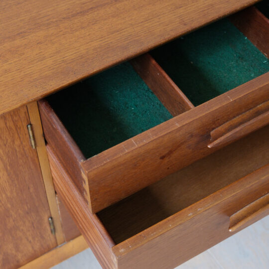 Enfilade en teck Jentique, pièce vintage – Image 6