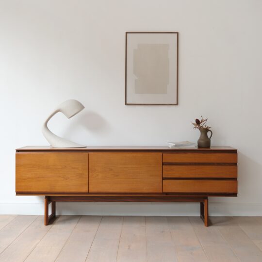 Enfilade white and newton