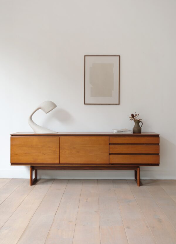 Enfilade white and newton Enfilade white and newton