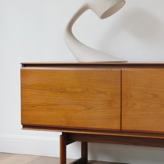 Enfilade vintage en teck White and Newton – Image 3
