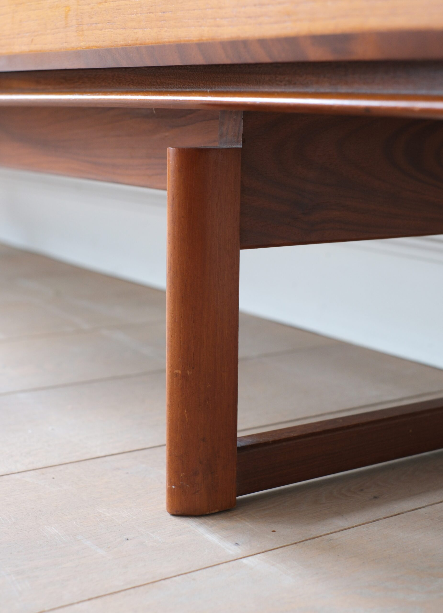 Enfilade vintage en teck White and Newton – Image 9