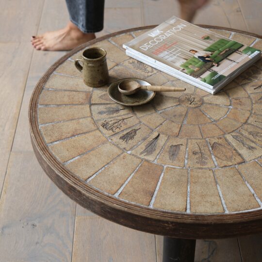 Table basse ronde vintage de Roger Capron – Image 5