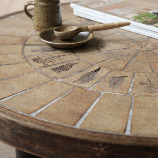 Table basse ronde vintage de Roger Capron – Image 6