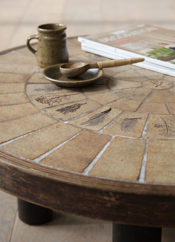 TableBasse-7 Table basse ronde vintage de Roger Capron