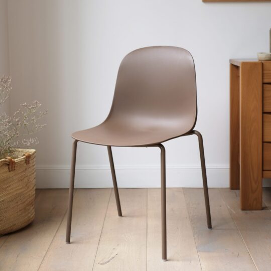 chaise coque empilable terracotta