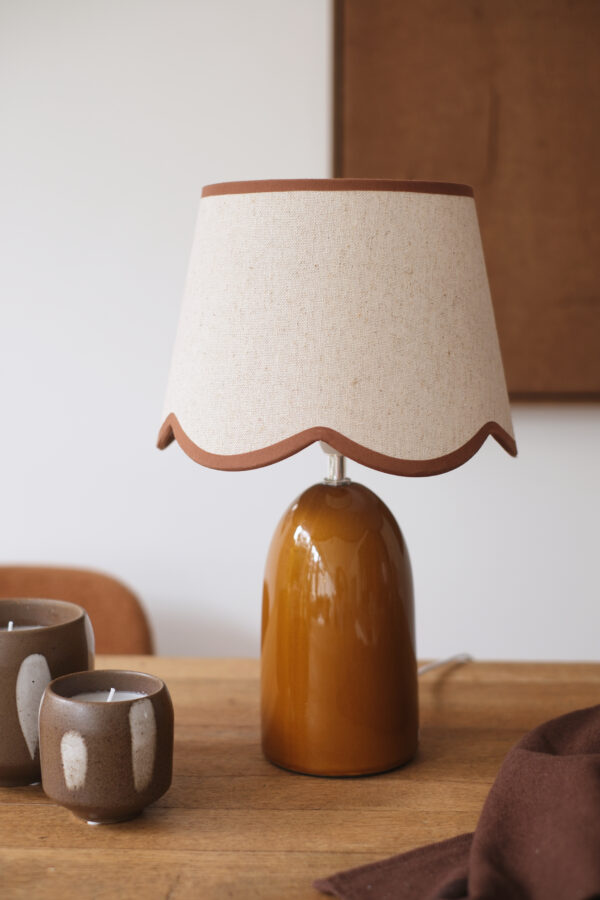 Lampe abat jour festonné marron