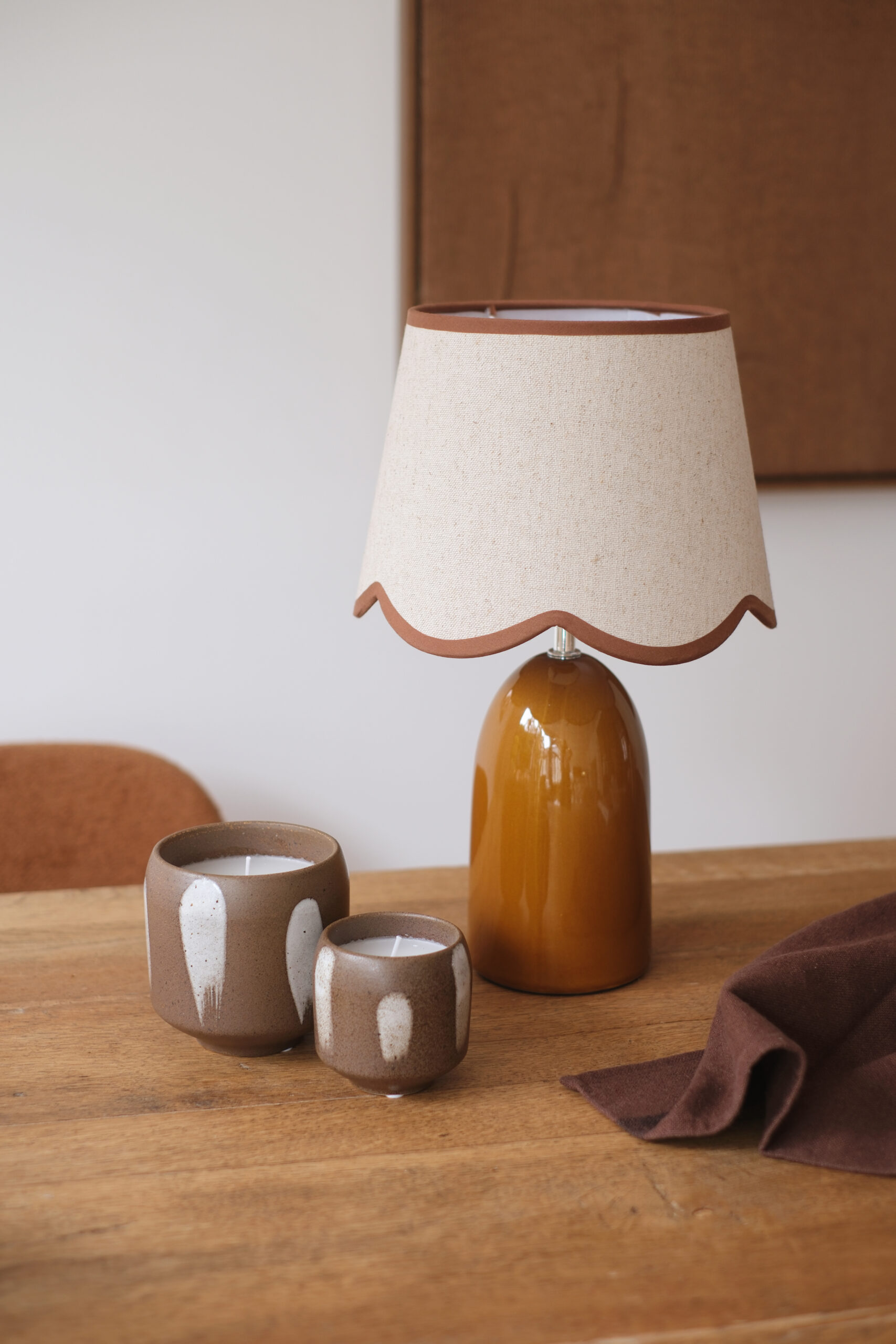 Lampe abat jour festonné marron