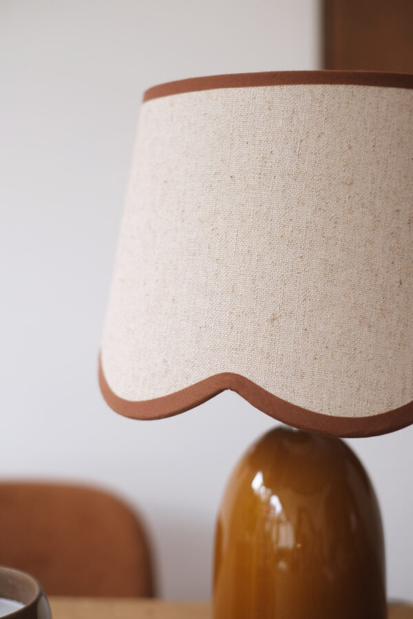 Lampe abat jour festonné marron