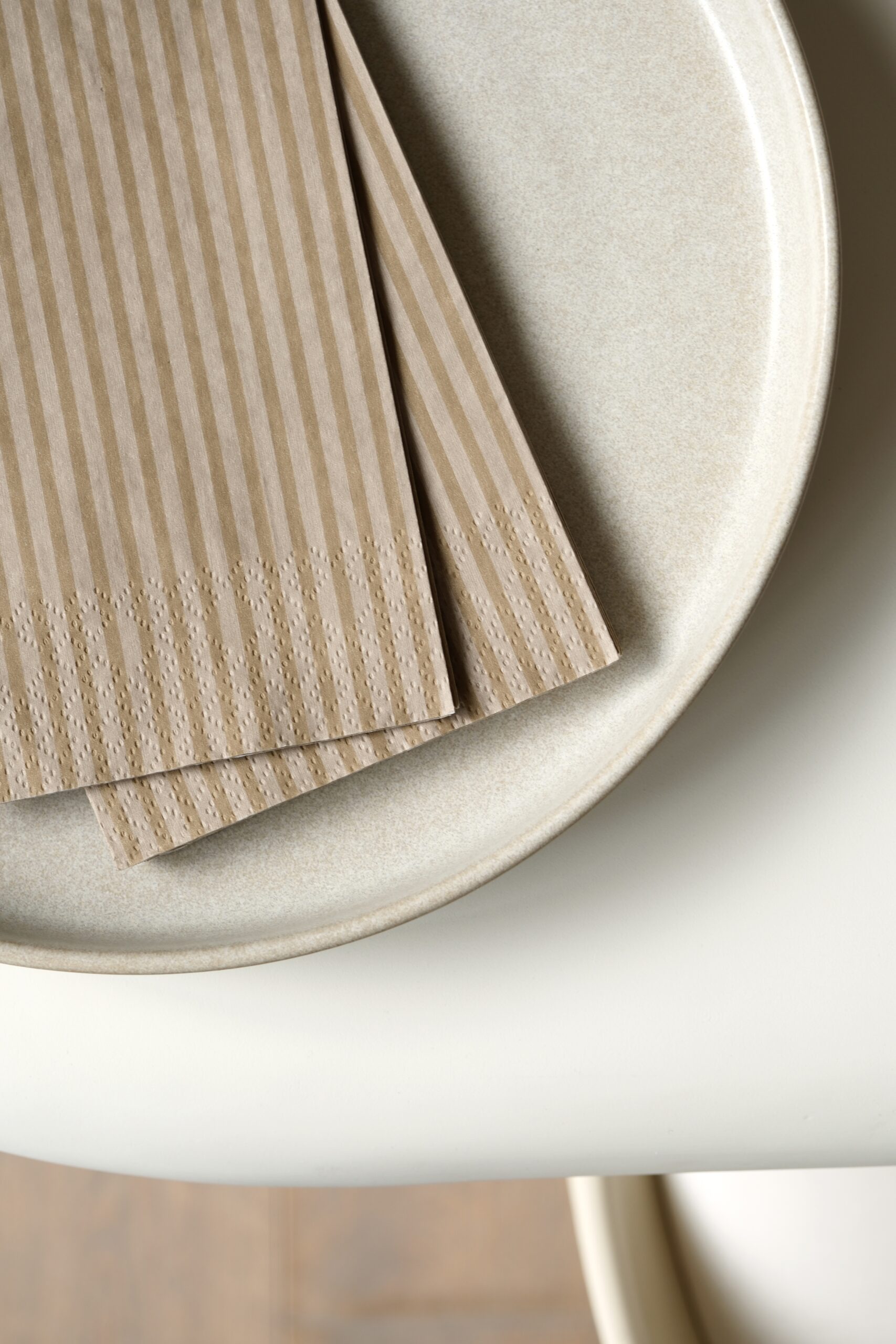 Lot de serviettes en papier rayures beige – Image 5