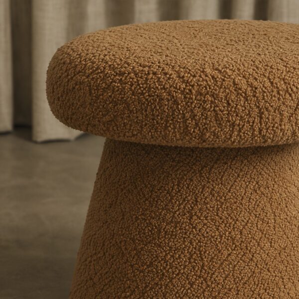 Tabouret Champignon Marron en Tissu Bouclé Doux Tabouret Champignon Marron en Tissu Bouclé Doux
