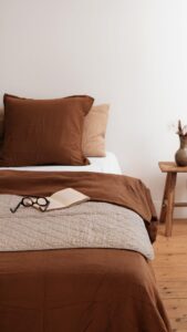 Chocolat, vichy ou rayures… Nos nouveautés linge de maison sentent bon l’automne 🍂